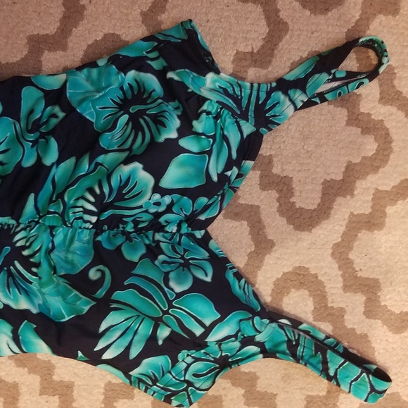 Womens size 14 one piece Maxine Swimsuit - Picture 3 of 9